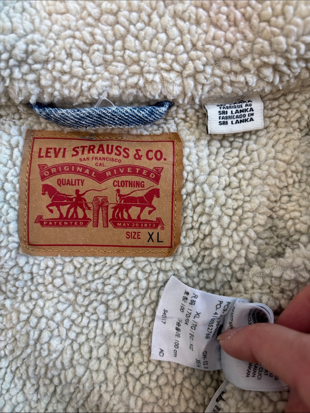 Levi’s Women’s Blue Denim Sherpa Jacket Cream Collar Trucker Size xl - Picture 14 of 15
